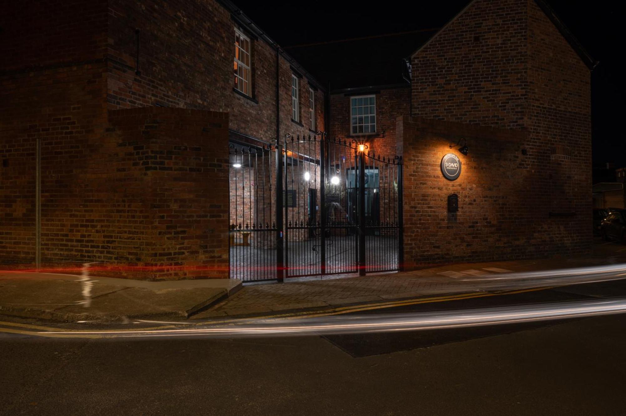 The Old Lyric Hall - A St David Aparthotel Barrow-in-Furness Eksteriør billede