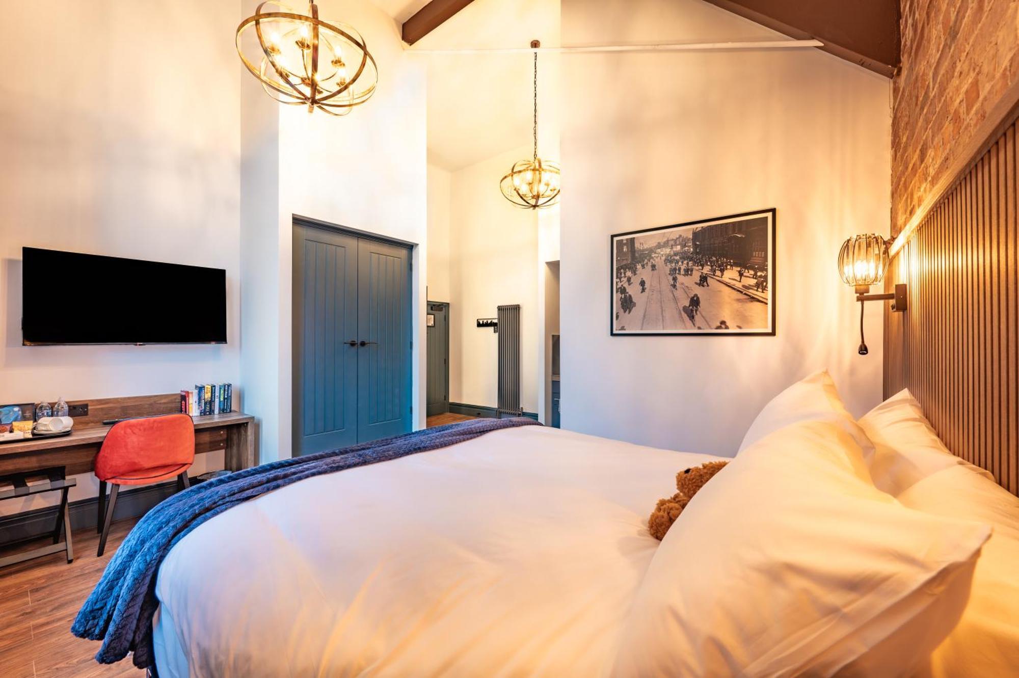 The Old Lyric Hall - A St David Aparthotel Barrow-in-Furness Eksteriør billede